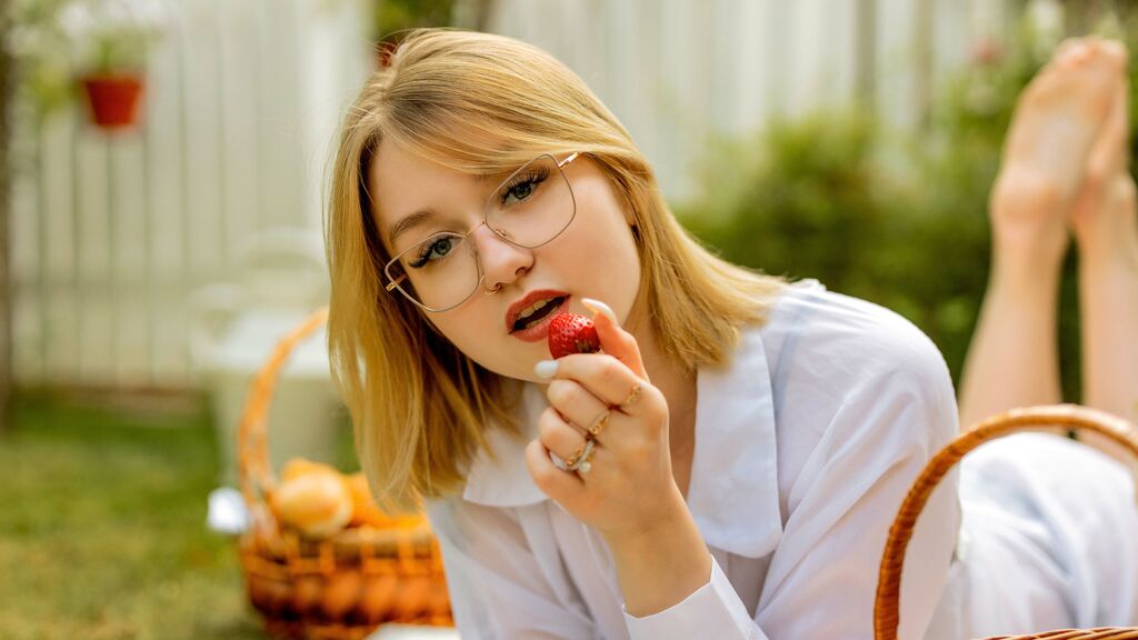 IsabelBrooks's profile from Jasmin at GirlsOfJasmin'
