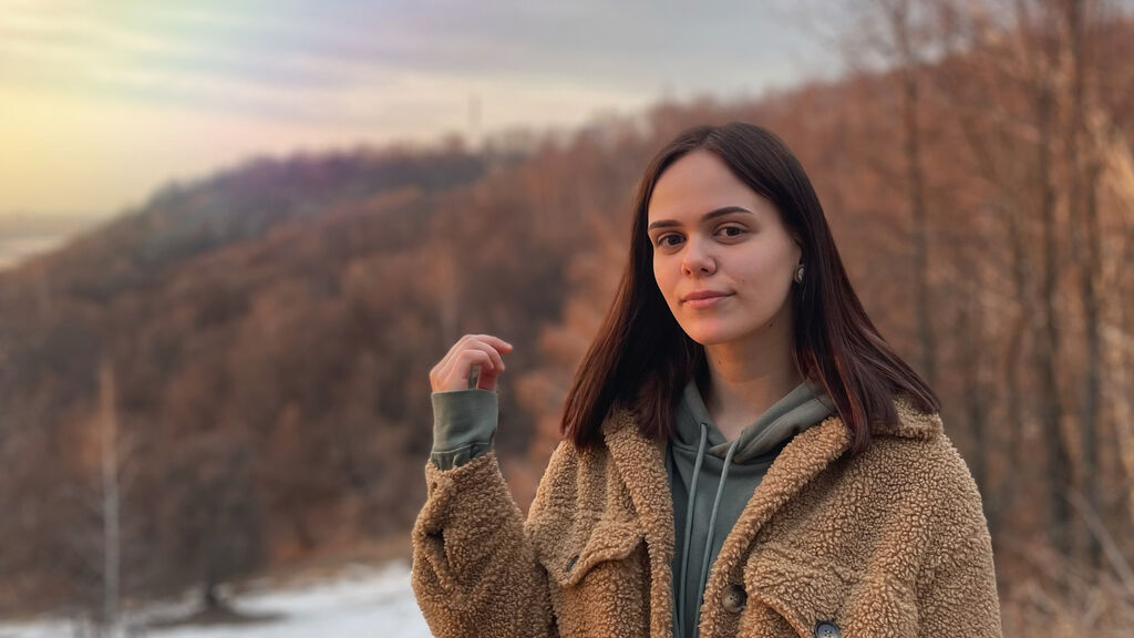 AlianaMoore online on GirlsOfJasmin