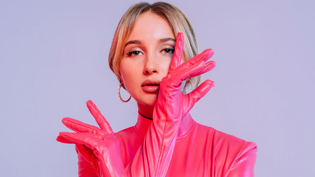 LillyDallas online on GirlsOfJasmin