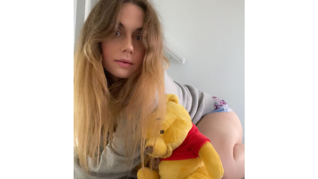  online at GirlsOfJasmin