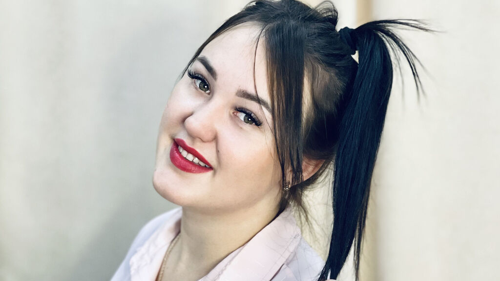 CaraLuss online on GirlsOfJasmin