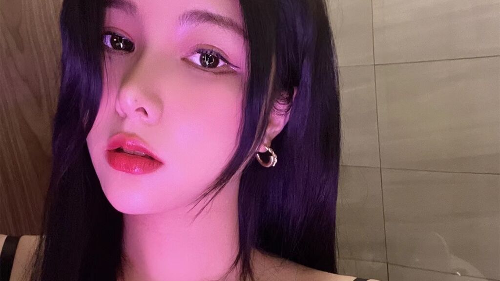 JudyRight online on GirlsOfJasmin